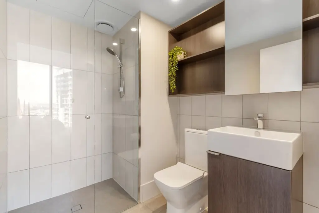 21eb083e 148d 49 aEks