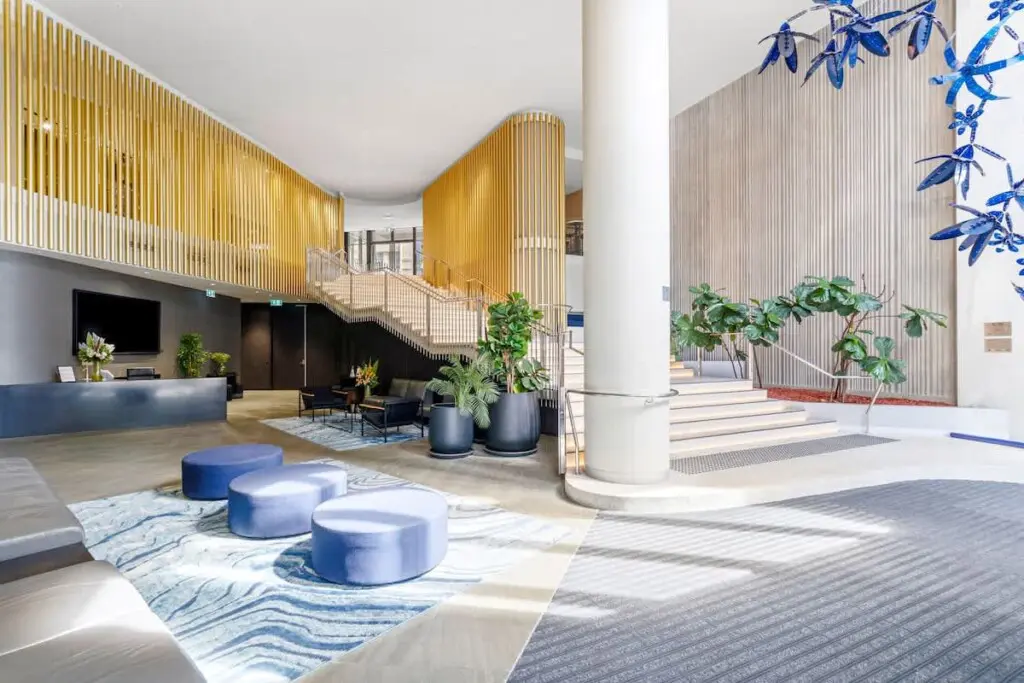 39995a70 a6be 45 VfrR6