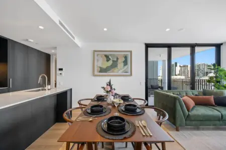 4471536e 700f 41 0Bfgg