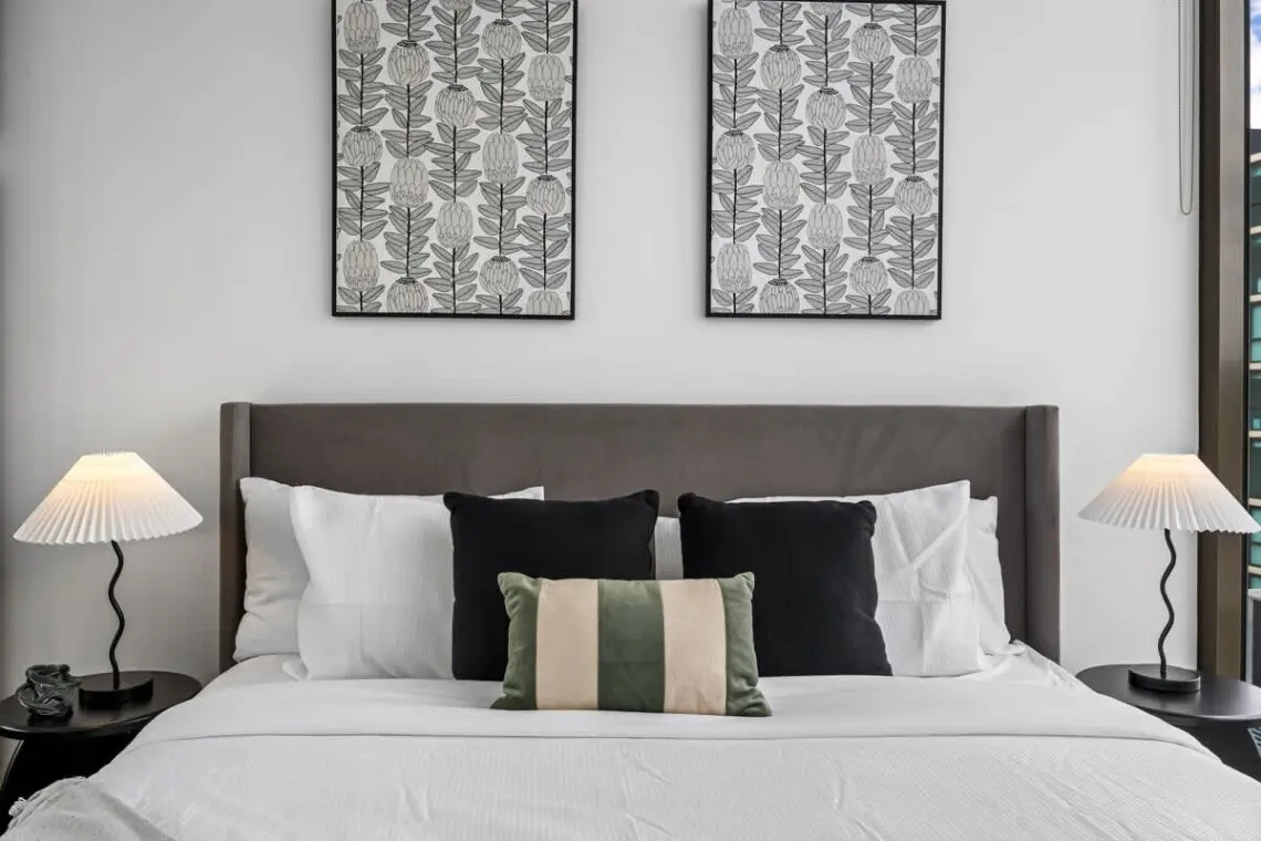 4d4e6b7b 579b 4a WVdW