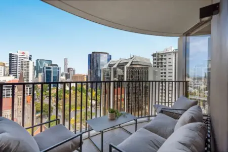 701dfb95 4073 43 aMFVS