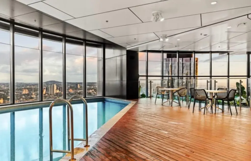 74215e55 8963 4c HPmT