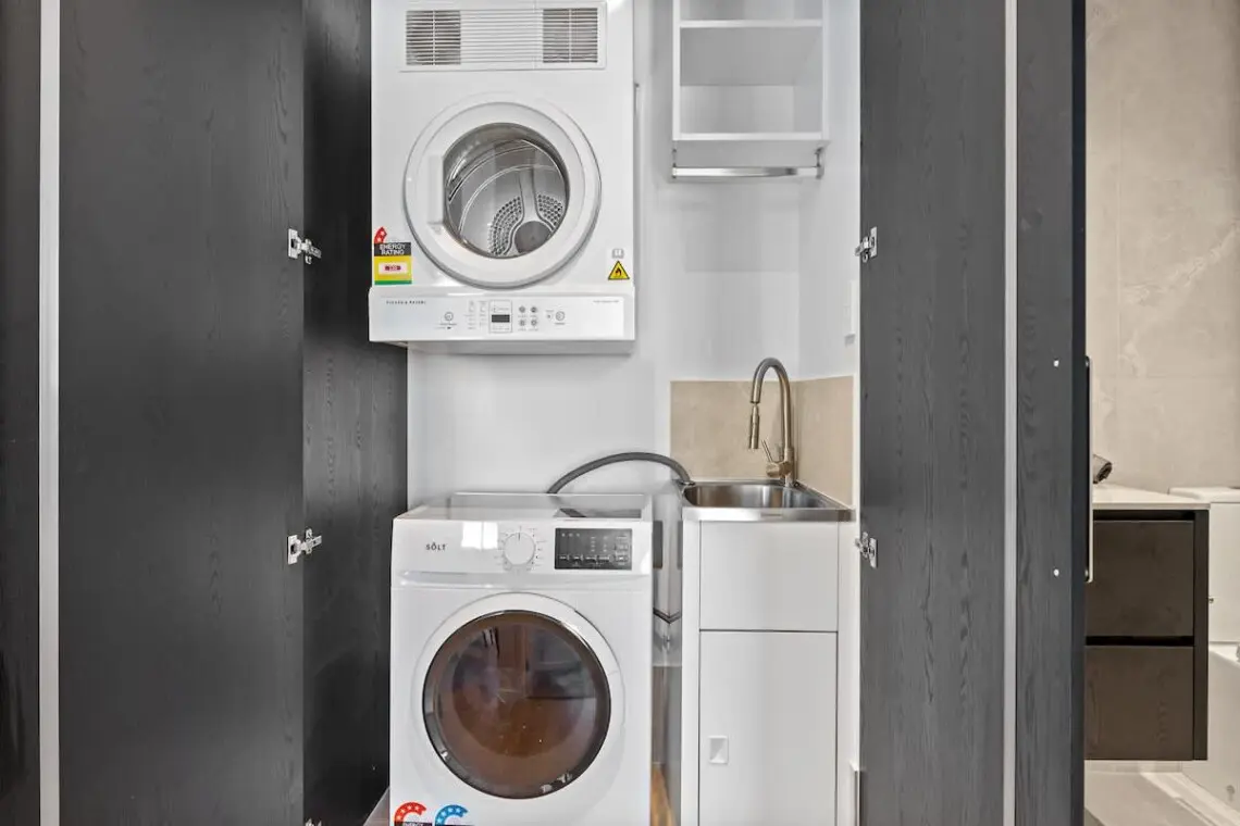 7b697a94 1901 44 u1m6Y