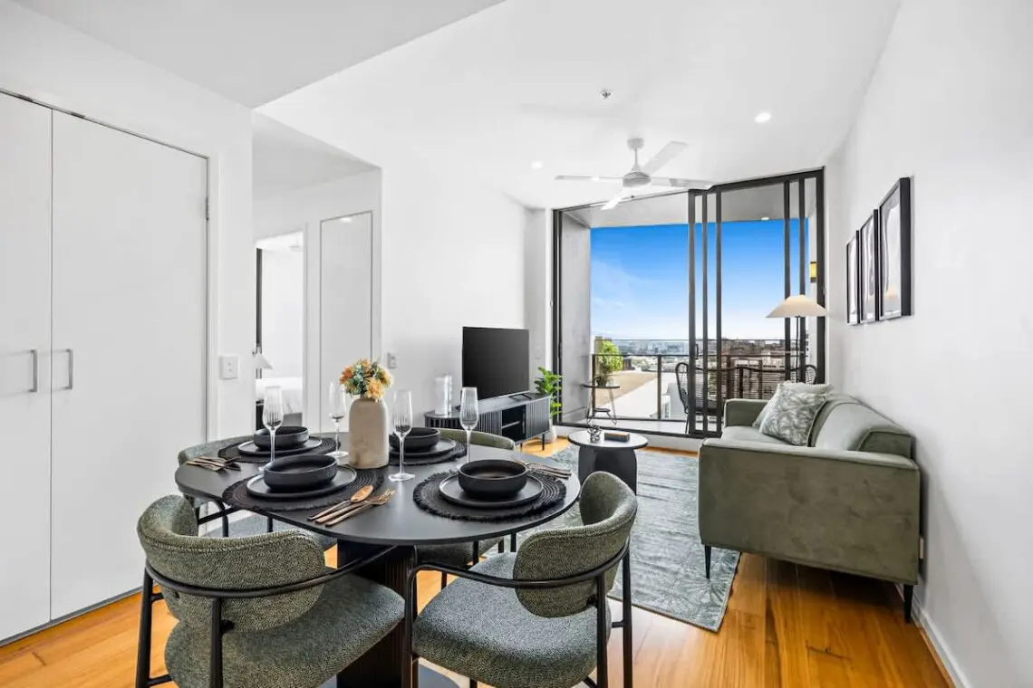 a64eae22 20f8 4f pDDt