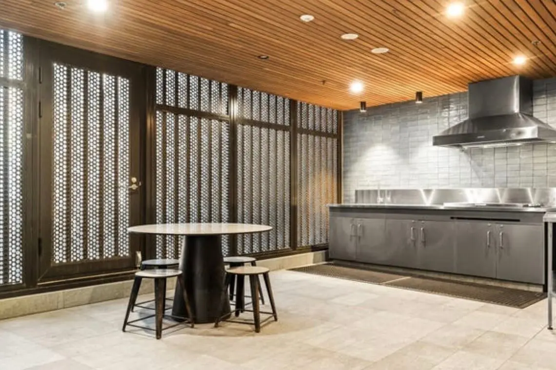 c5725c50 d827 4c 5pxGr