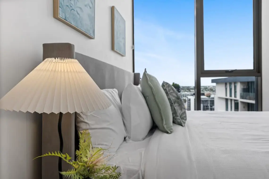 d86deff9 7aa5 41 hs1BZ