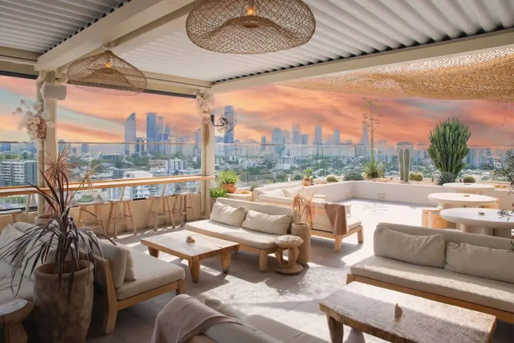 ec10042b 98bb 4b 9IMxs