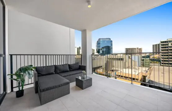 ec53a115 3bd3 49 2YiQZ