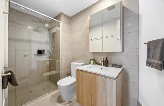 f8467c3a c590 41 V 9yM