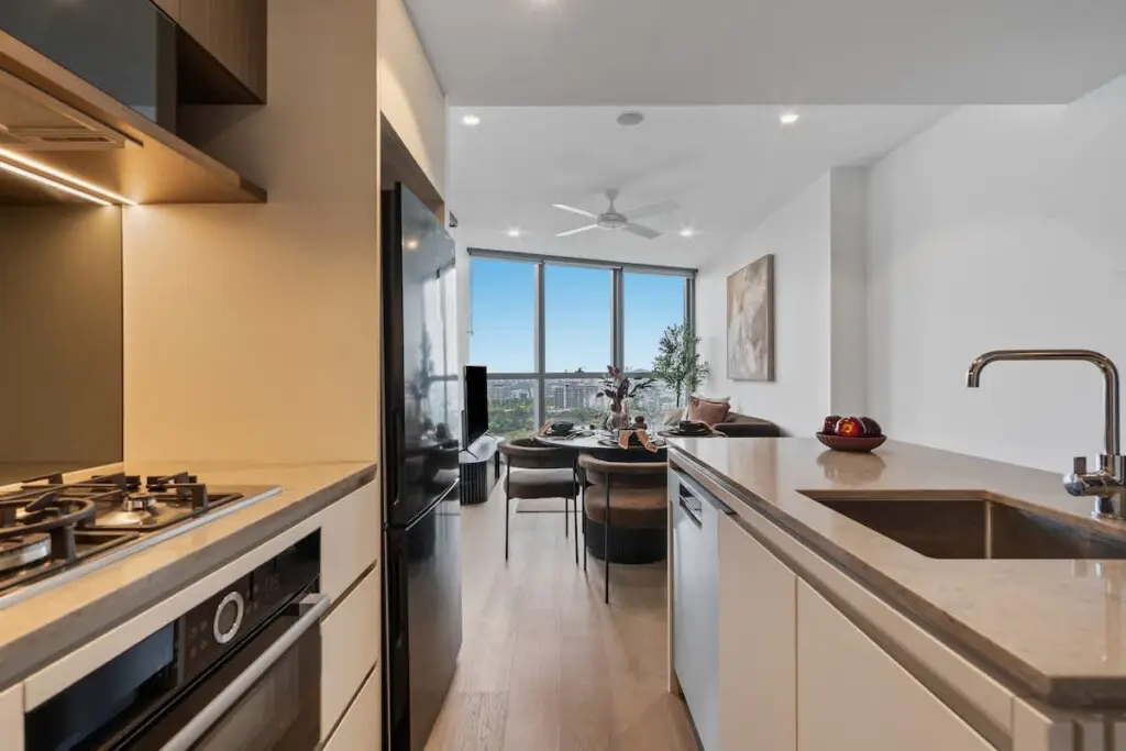 4bf60495 a005 4e PG 4E