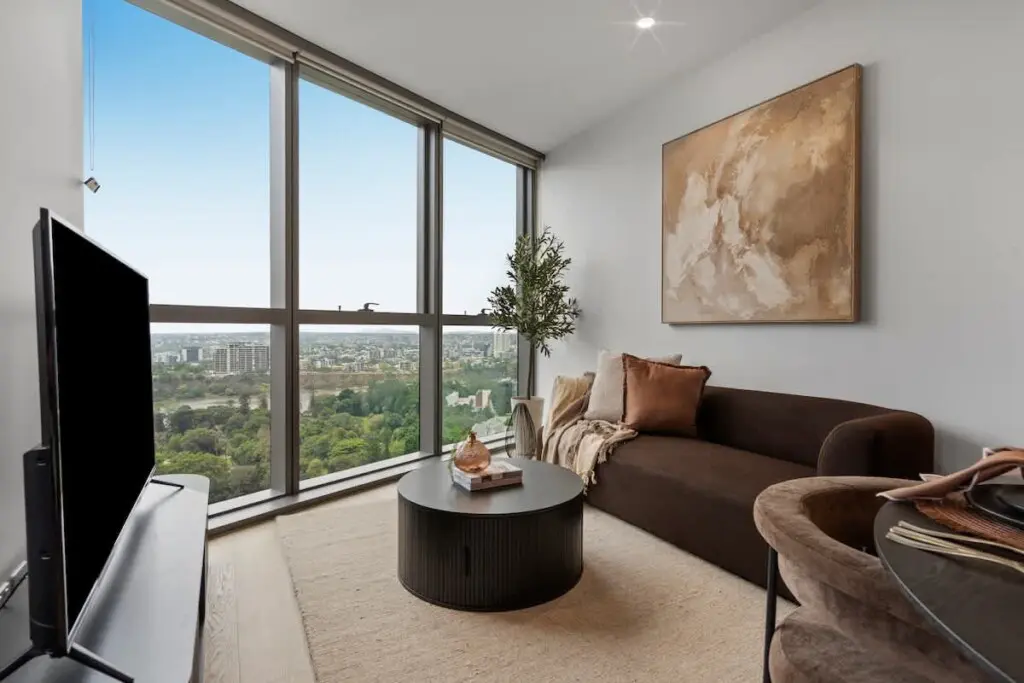 5575a055 5a8c 42 JlLC9