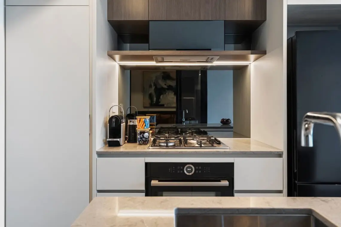 ee437620 74b9 4e DfpyH